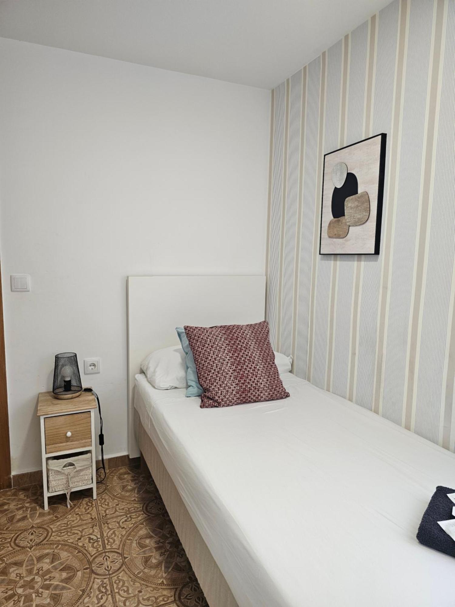 Suncastle Apartamentos Alicante -With Sunny Rooftop Terrace And Barbecue Bagian luar foto